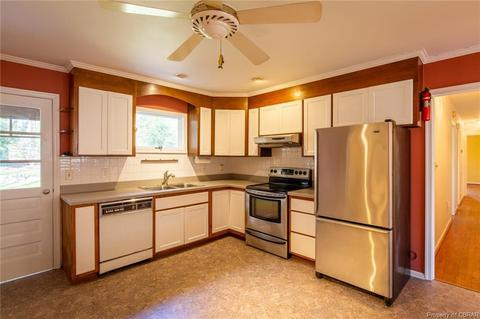123 Rose Dr, Weems, VA 22576 photo 8