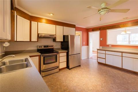 123 Rose Dr, Weems, VA 22576 photo 9