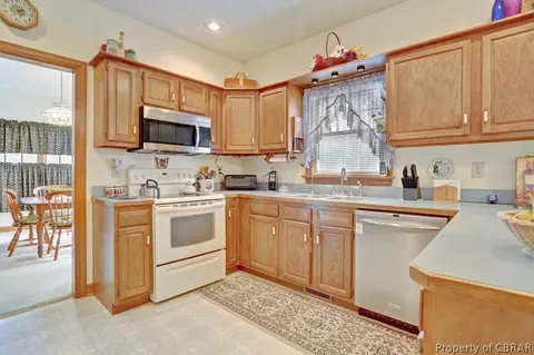 8350 Daffodil Ln, Gloucester, VA 23061 photo 11