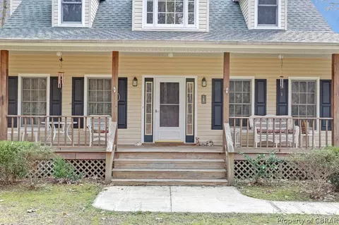 8350 Daffodil Ln, Gloucester, VA 23061 photo 2