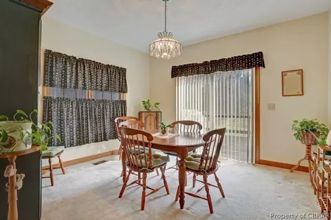 8350 Daffodil Ln, Gloucester, VA 23061 photo 9