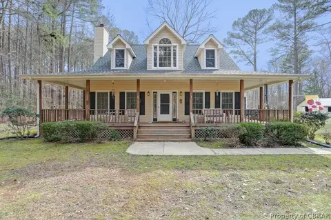8350 Daffodil Ln, Gloucester, VA 23061 photo 1