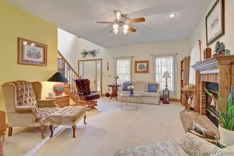 8350 Daffodil Ln, Gloucester, VA 23061 photo 5