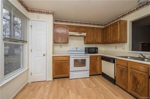 5618 Chatmoss Rd, Midlothian, VA 23112 photo 9