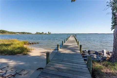 5759 Ware Point Rd, Gloucester, VA 23061 photo 4