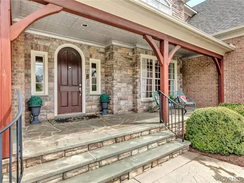 2525 Maple Hall Ct, Midlothian, VA 23113 photo 2