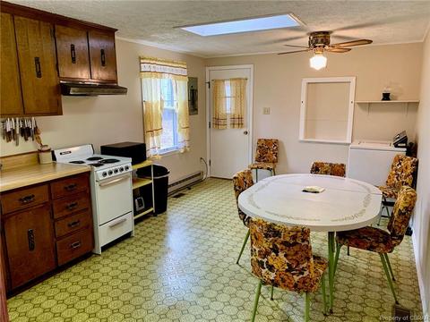 133 Pine Cv, Topping, VA 23169 photo 2