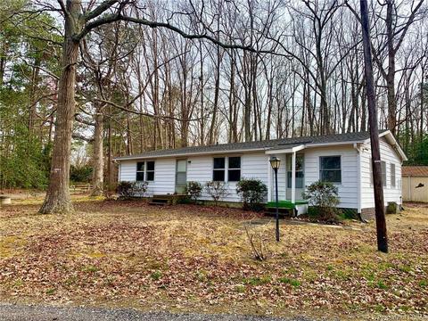 133 Pine Cv, Topping, VA 23169 photo 1