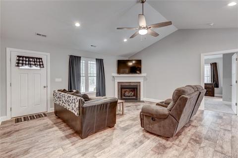 122 Dover Ln, Aylett, VA 23009 photo 4