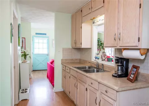 8206 Riverview Dr, Gloucester, VA 23061 photo 10