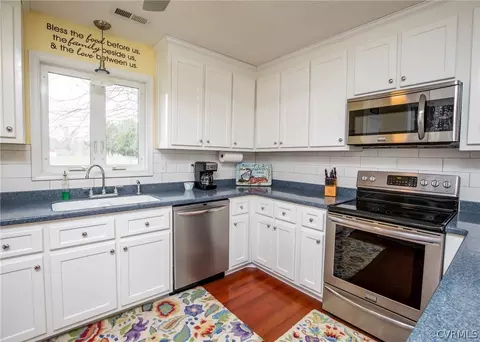 8360 Estate Dr, Gloucester, VA 23061 photo 14
