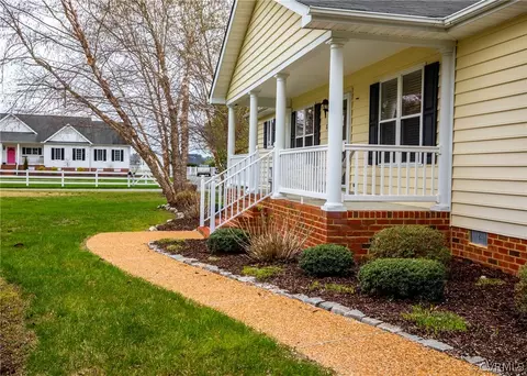 8360 Estate Dr, Gloucester, VA 23061 photo 2