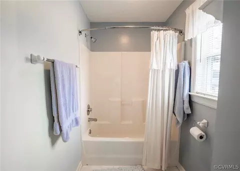 8360 Estate Dr, Gloucester, VA 23061 photo 22