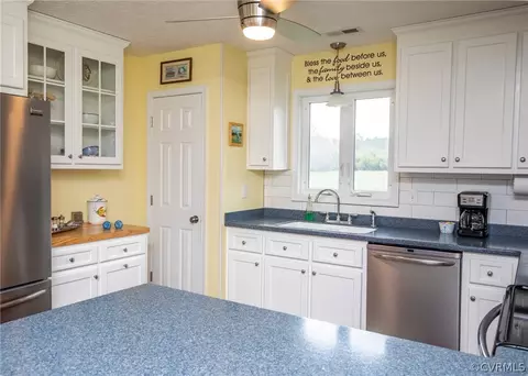 8360 Estate Dr, Gloucester, VA 23061 photo 13