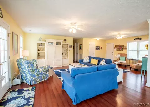 8360 Estate Dr, Gloucester, VA 23061 photo 9