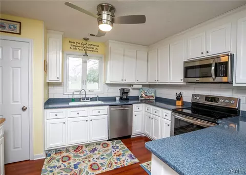 8360 Estate Dr, Gloucester, VA 23061 photo 12