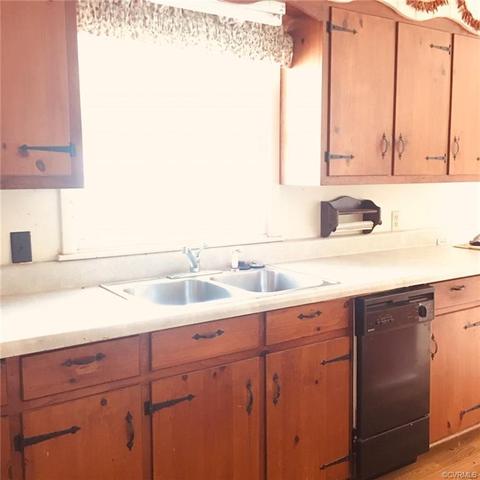 412 Lakeside Dr, Halifax, VA 24558 photo 5