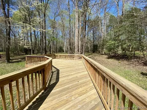 7291 Franklin Ct, Gloucester, VA 23061 photo 17