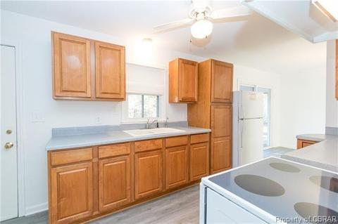 524 Long Point Ln, Topping, VA 23169 photo 15
