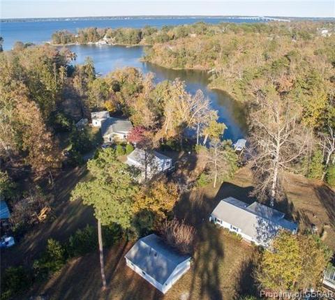 524 Long Point Ln, Topping, VA 23169 photo 7