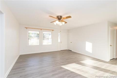 524 Long Point Ln, Topping, VA 23169 photo 9