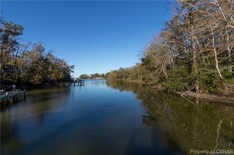 524 Long Point Ln, Topping, VA 23169 photo 2