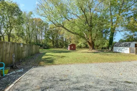 246 James Ln, Weems, VA 22576 photo 3