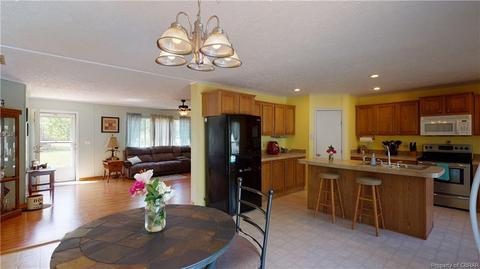 8067 Cole Ct, Gloucester, VA 23061 photo 3