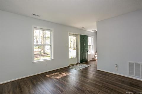 8354 Adams Ct, Gloucester, VA 23061 photo 3