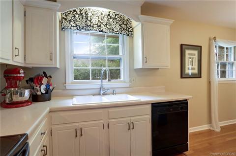 1743 Laurel Dr, Gloucester Point, VA 23062 photo 11