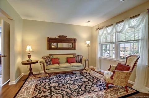 1743 Laurel Dr, Gloucester Point, VA 23062 photo 4