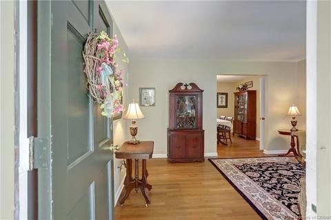 1743 Laurel Dr, Gloucester Point, VA 23062 photo 3