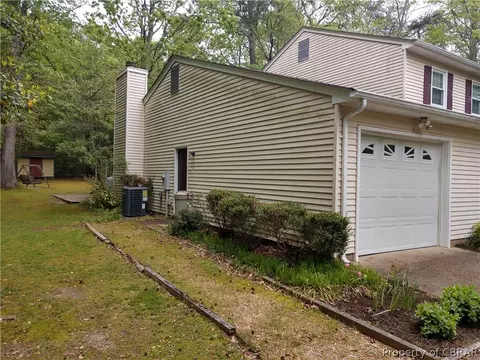 6645 Honeycutt Ln, Gloucester, VA 23061 photo 2