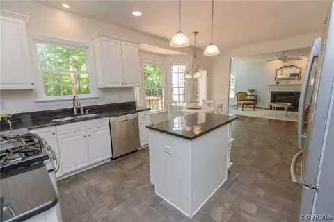 7830 Hampton Forest Ln, Chesterfield, VA 23832 photo 12