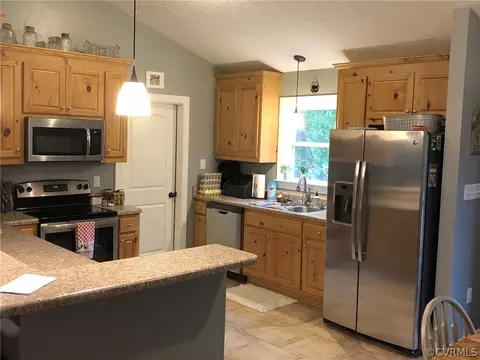 6060 Pine Fork Rd, Quinton, VA 23141 photo 2