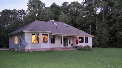 5222 Weaver Ln, Gloucester, VA 23061 photo 2