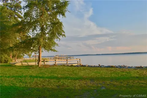 5222 Weaver Ln, Gloucester, VA 23061 photo 4