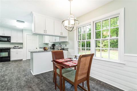 6 Staples Rd, Williamsburg, VA 23185 photo 9