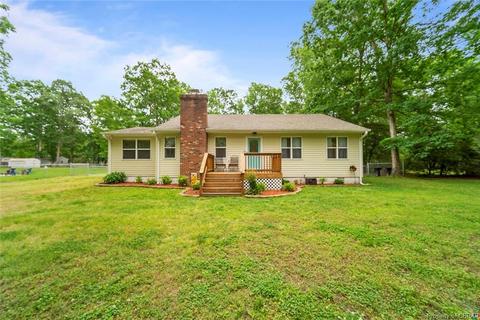 7767 Ark Rd, Gloucester, VA 23061 photo 2