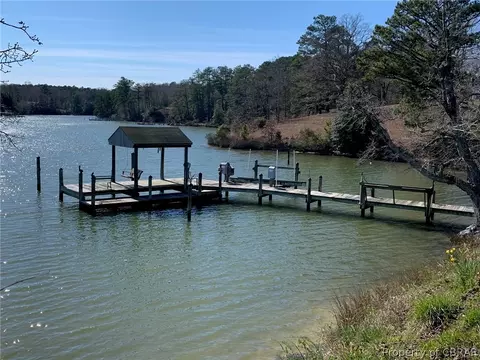 628 Millers Rd, Topping, VA 23169 photo 3