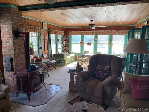 628 Millers Rd, Topping, VA 23169 photo 4