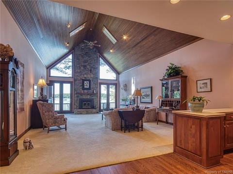 8461 Freewelcome Ln, Dutton, VA 23050 photo 9
