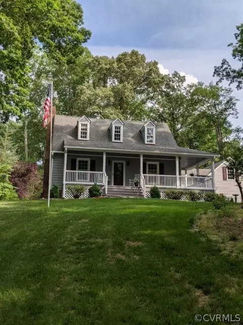 3153 Pineview Dr, Powhatan, VA 23139 photo 2