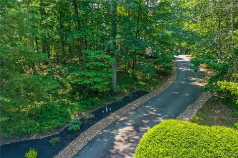 2920 Summerhurst Dr, Midlothian, VA 23113 photo 4