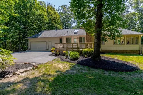 2920 Summerhurst Dr, Midlothian, VA 23113 photo 5