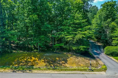 2920 Summerhurst Dr, Midlothian, VA 23113 photo 3