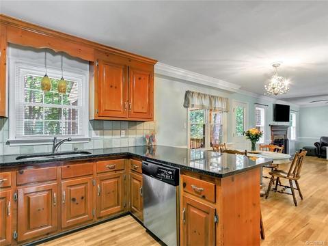 12912 Queensgate Rd, Midlothian, VA 23114 photo 5