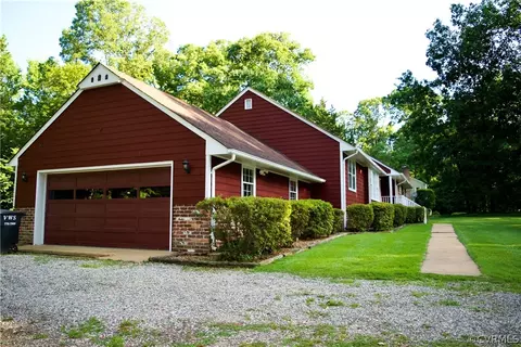 9501 Trails End Rd, Midlothian, VA 23112 photo 3