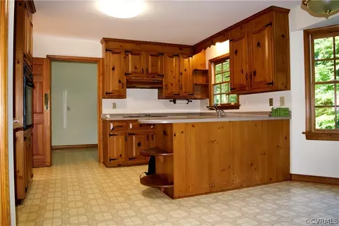 9501 Trails End Rd, Midlothian, VA 23112 photo 8
