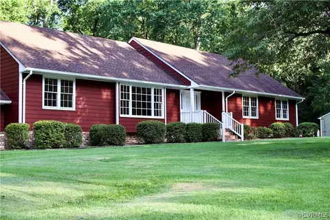 9501 Trails End Rd, Midlothian, VA 23112 photo 2